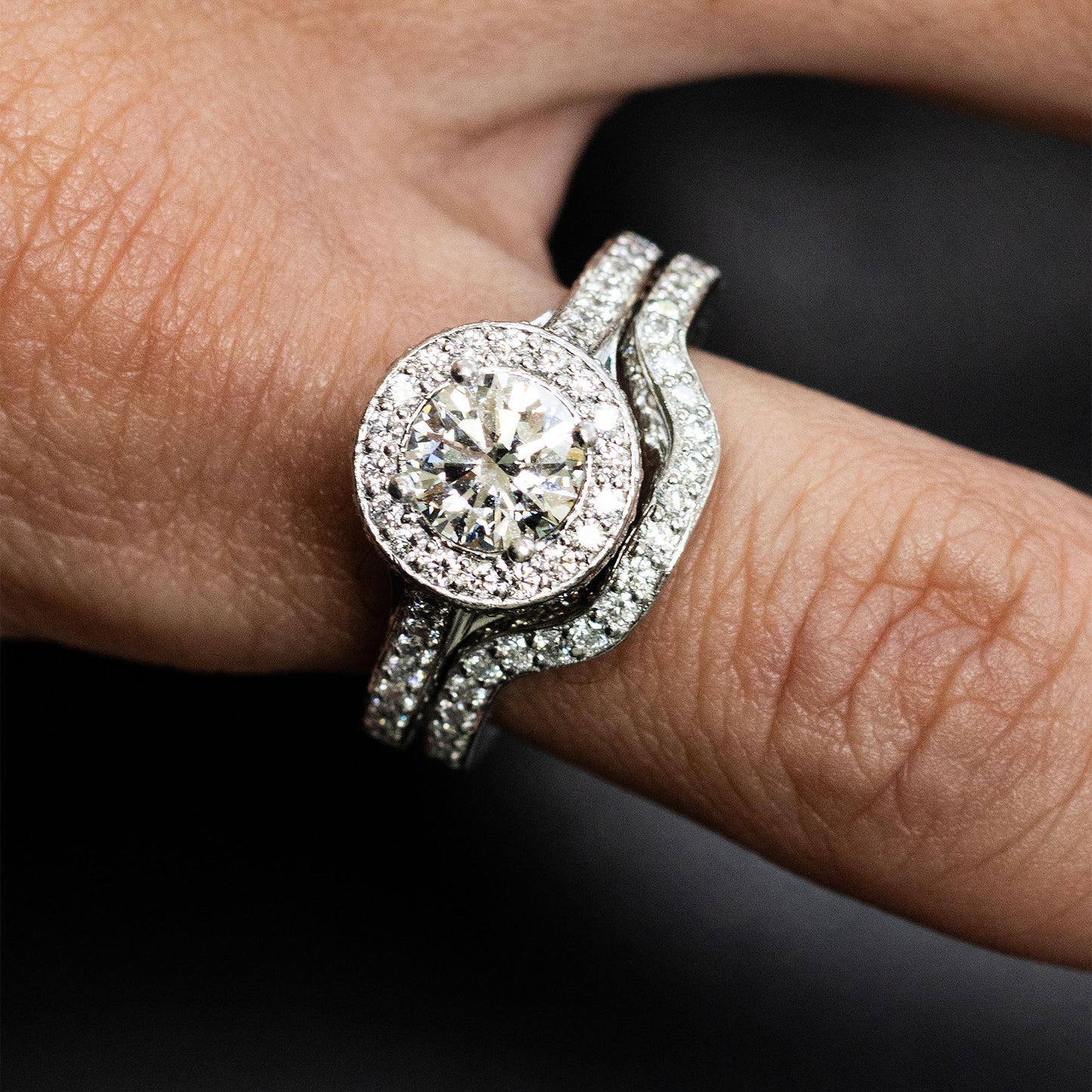 Platinum 1.03ctw Round Cut Diamond Engagement Ring With Matching Under Band