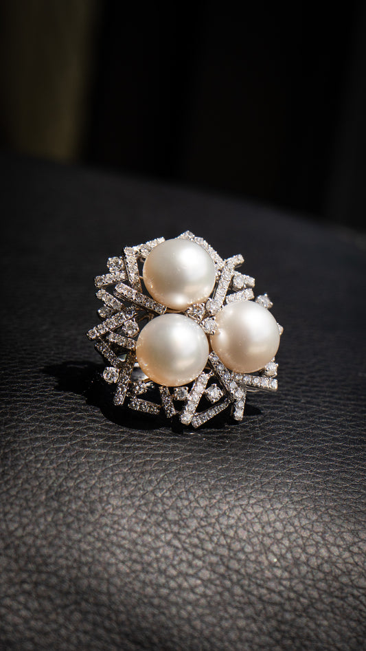18k White Gold Diamond and Pearl Cocktail Ring Approx 5.7 CTW