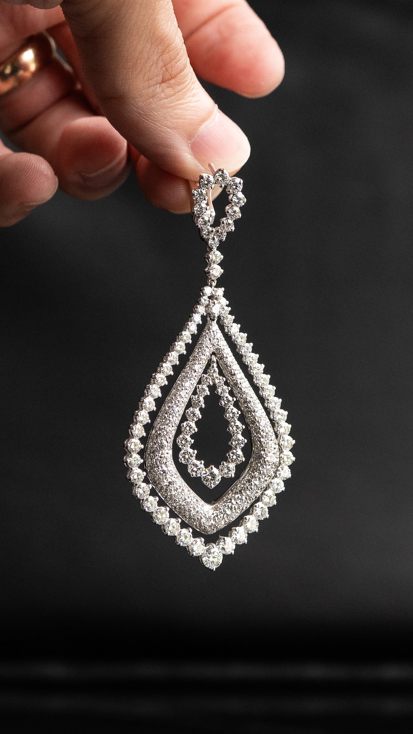 LEO PIZZO 18k White Gold Natural Diamond Drop Earrings Approx 11 CTW