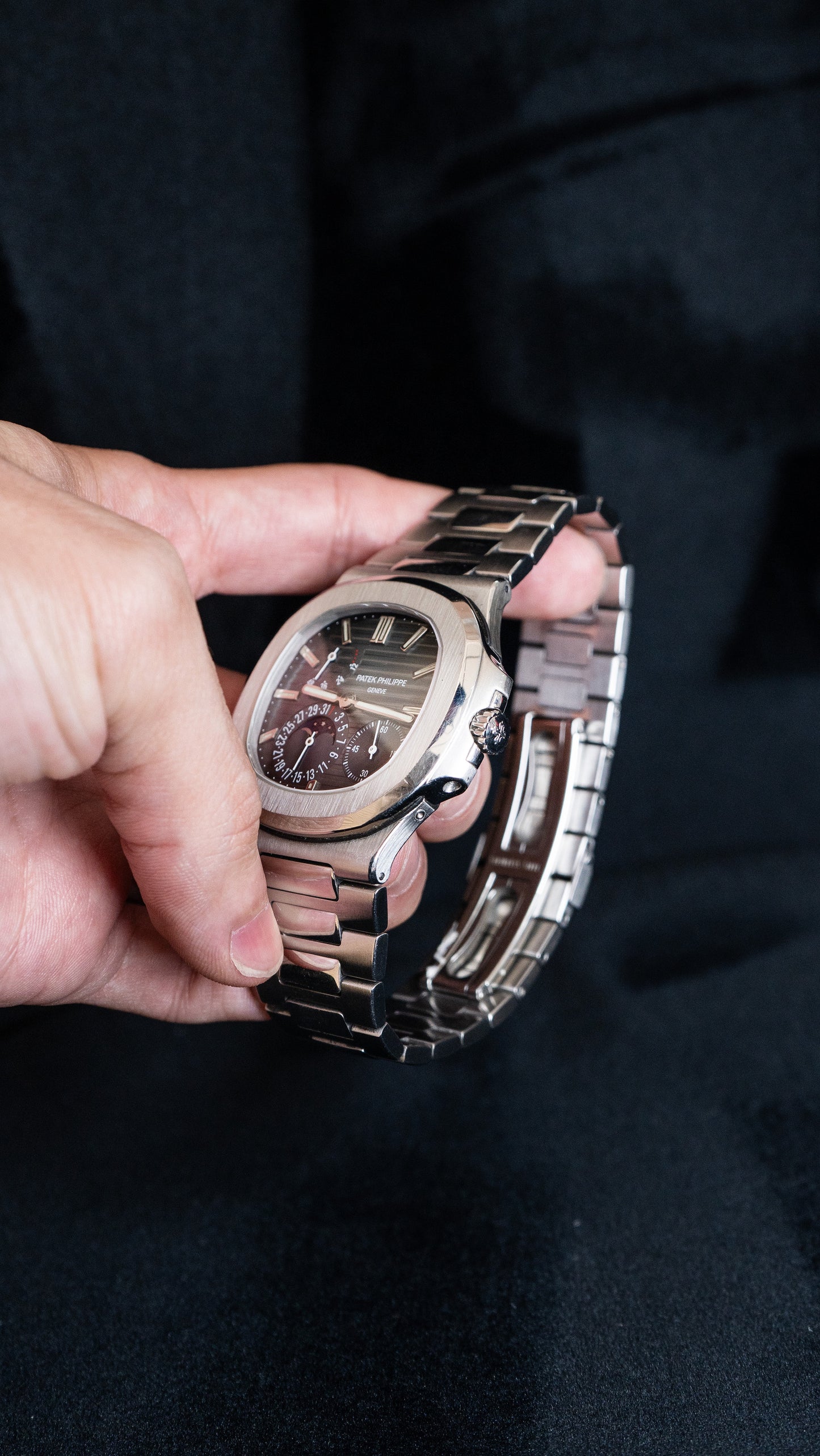 Patek Philippe 5712/1A-001 Moon Phase Watch 2007 with Papers