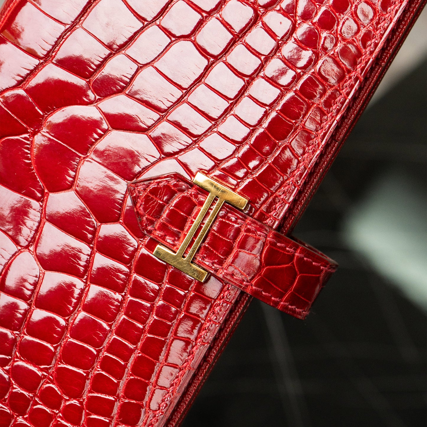 HERMES Shiny Alligator Bearn Wallet Geranium