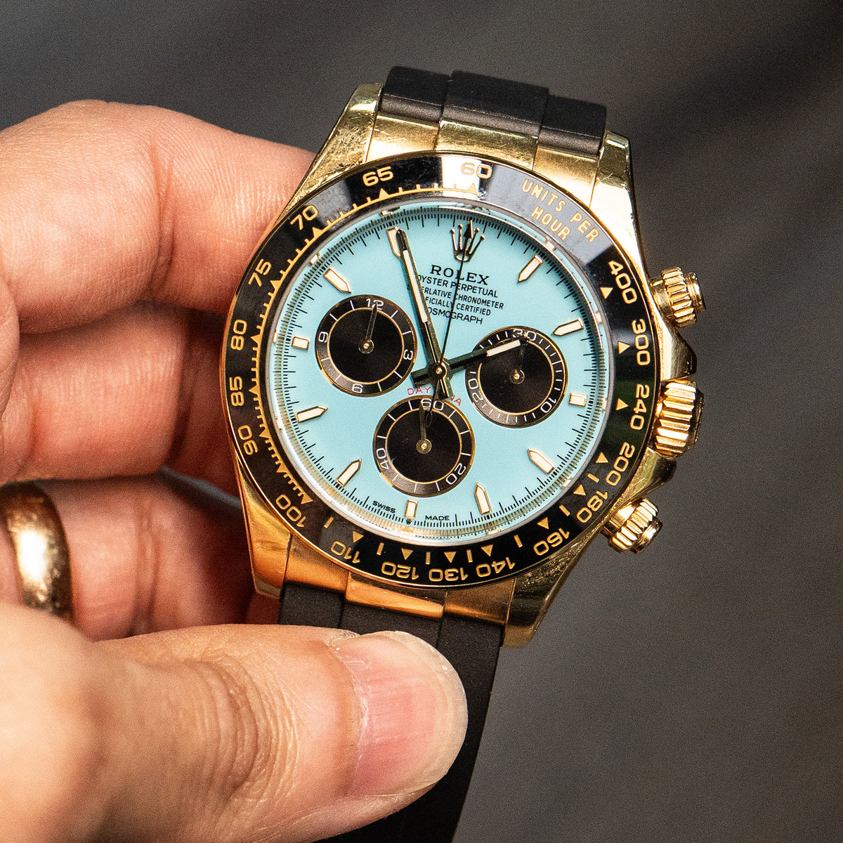 Pre-Owned Rolex 116518 Daytona Teal Dial Yellow Gold Watch