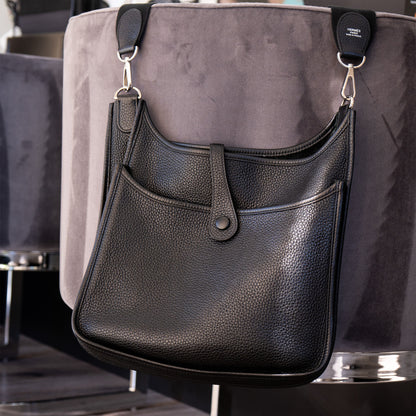 HERMÈS Black Clemence Evelyne Handbag