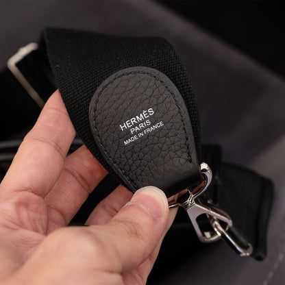 HERMÈS Black Clemence Evelyne Handbag