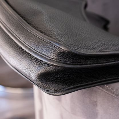 HERMÈS Black Clemence Evelyne Handbag