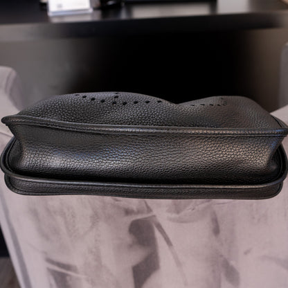 HERMÈS Black Clemence Evelyne Handbag