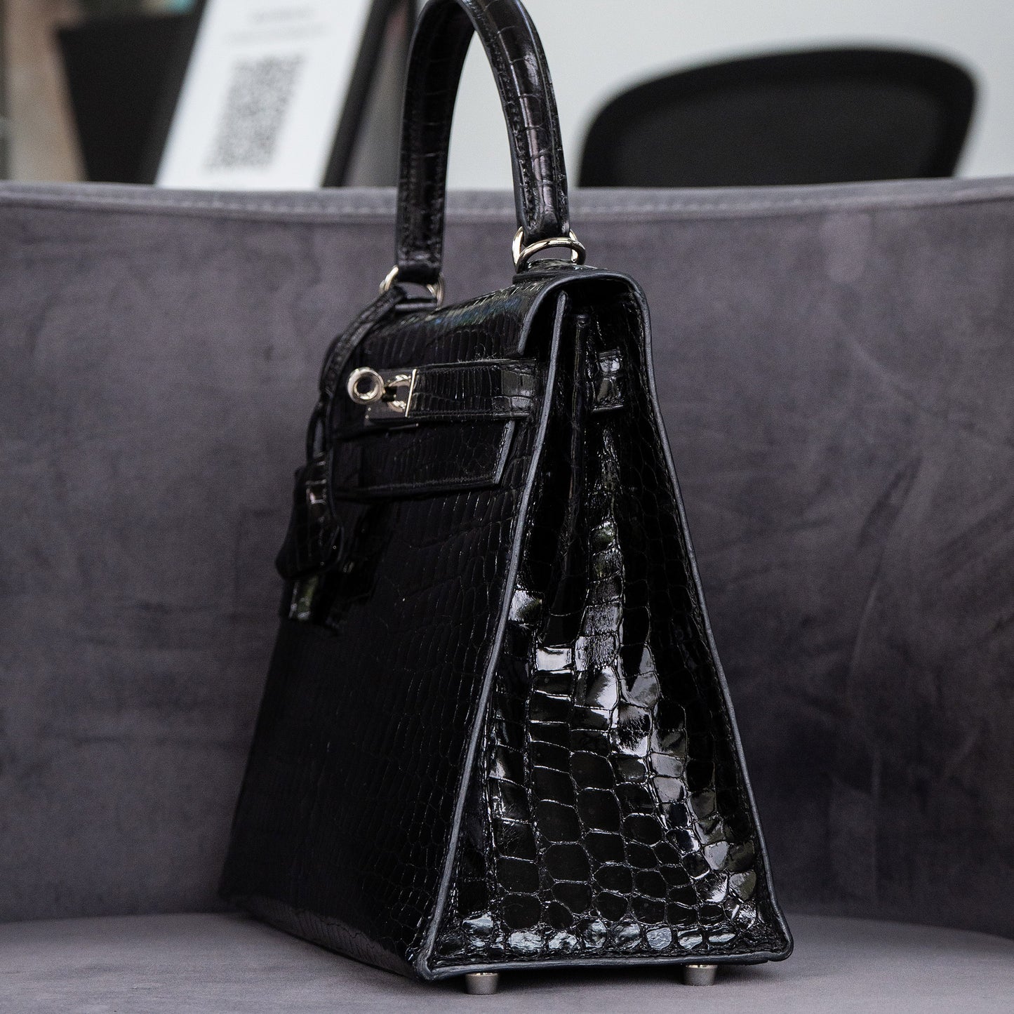 Hermes Kelly 28 Black Crocodile Shiny Porosus Handbag