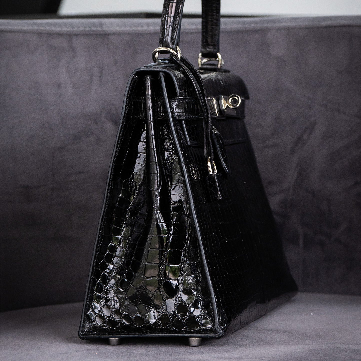 Hermes Kelly 28 Black Crocodile Shiny Porosus Handbag