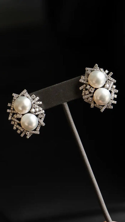 18k White Gold Diamond and Pearl Earrings Approx 6CTW