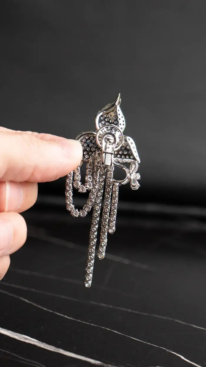 18k White Gold Diamond Dangle Drop Earrings w/ Approx 17.5 CTW