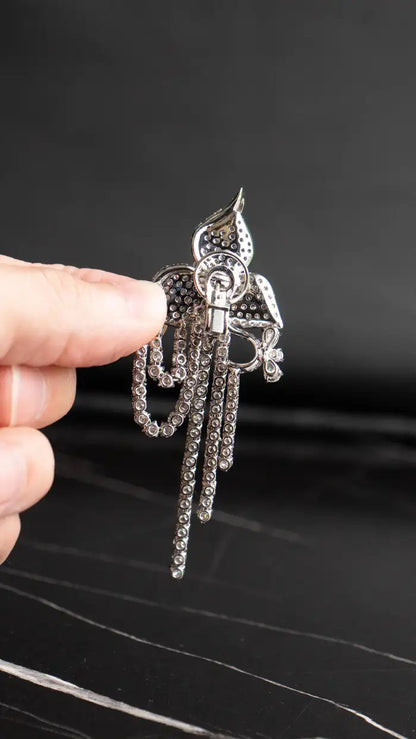 18k White Gold Diamond Dangle Drop Earrings w/ Approx 17.5 CTW