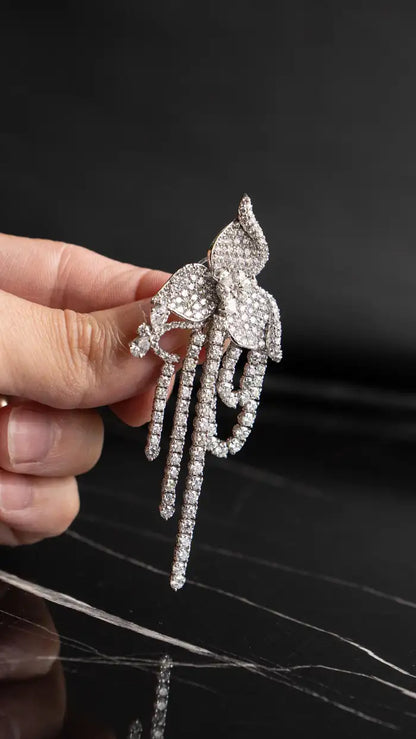 18k White Gold Diamond Dangle Drop Earrings w/ Approx 17.5 CTW