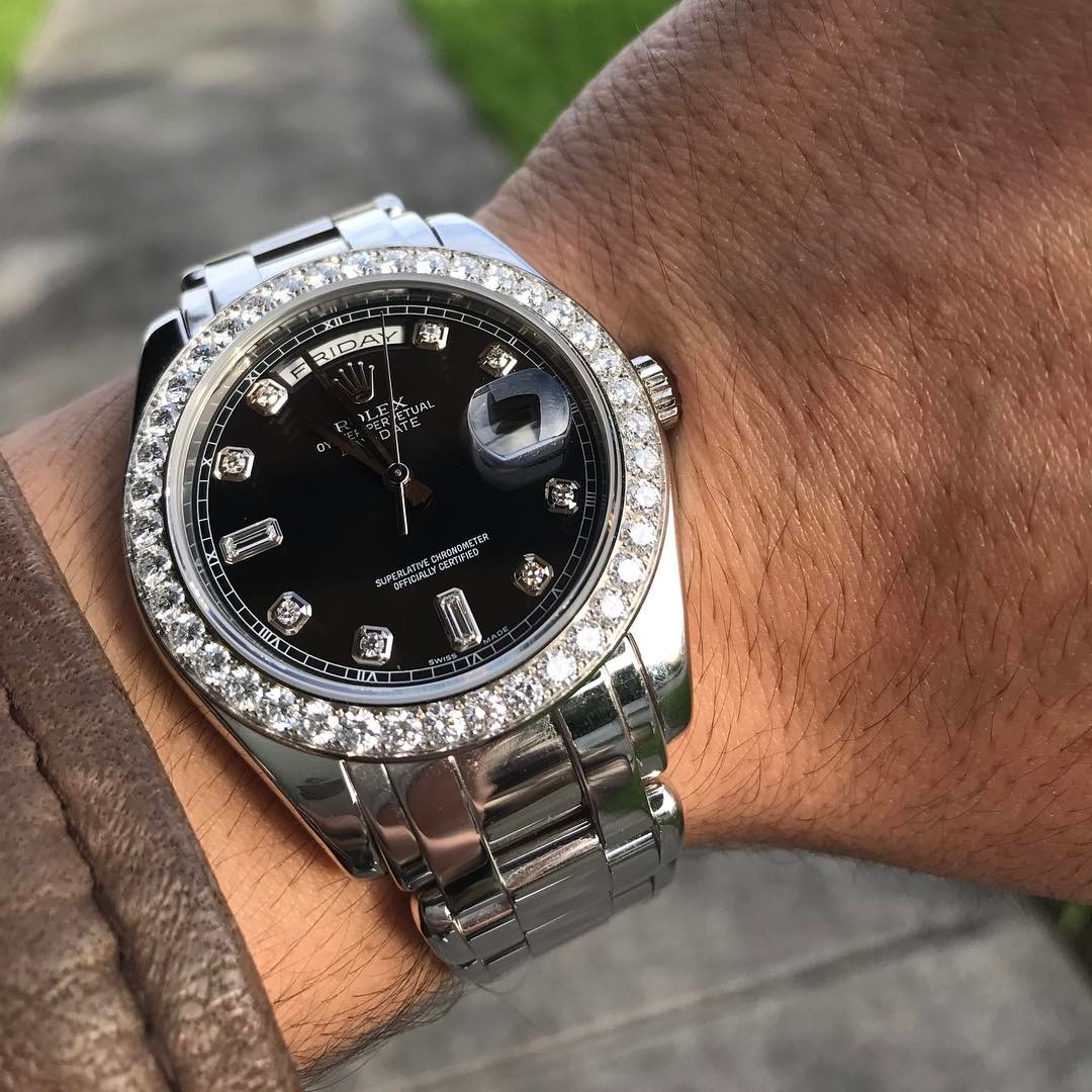 pawn watch