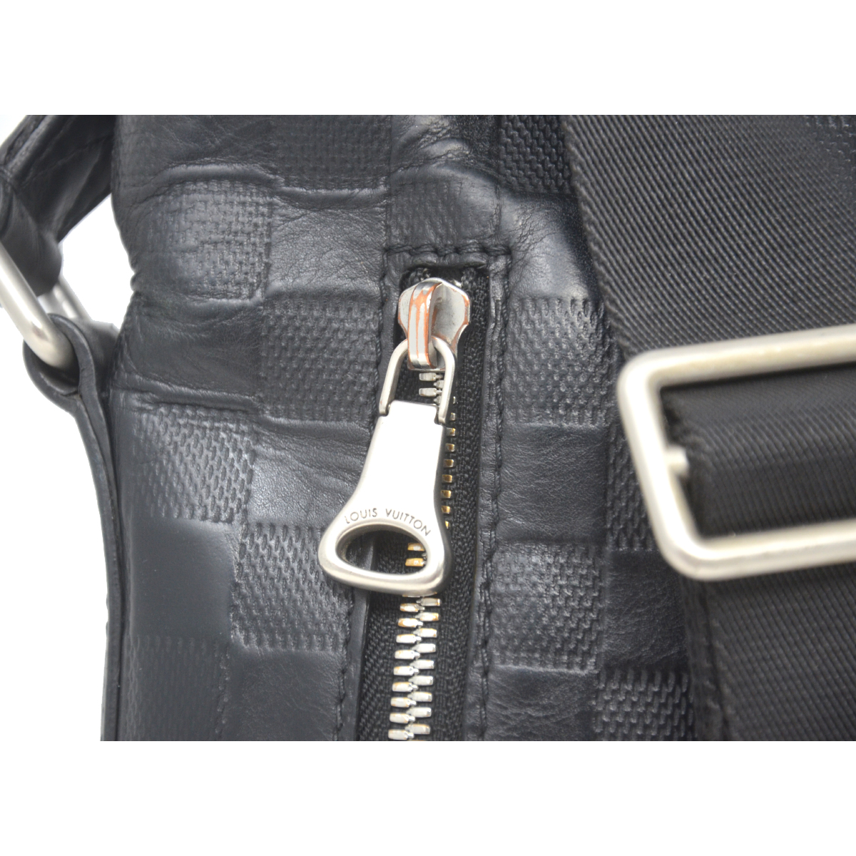 Louis Vuitton Damier Infini Leather Discovery Messenger BB Crossbody Bag -  Boca Pawn