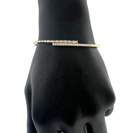 18k Yellow Gold Baguettes & Rounds Diamond Bangle Ladies Bracelet .91 CTW