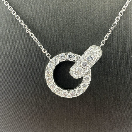 18k White Gold Interlocking Diamond Circle Pendant Necklace 1 CTW